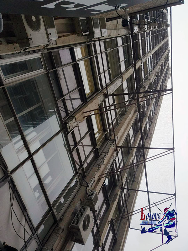 Защитно-улавливающий экран на высотном здании олт падении плит